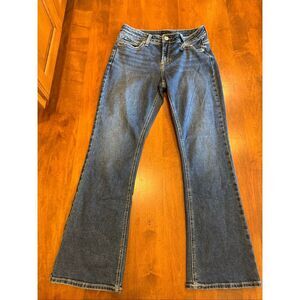 New woman’s Silver jeans Elyse mid rise jeans size 29x31 bootcut
